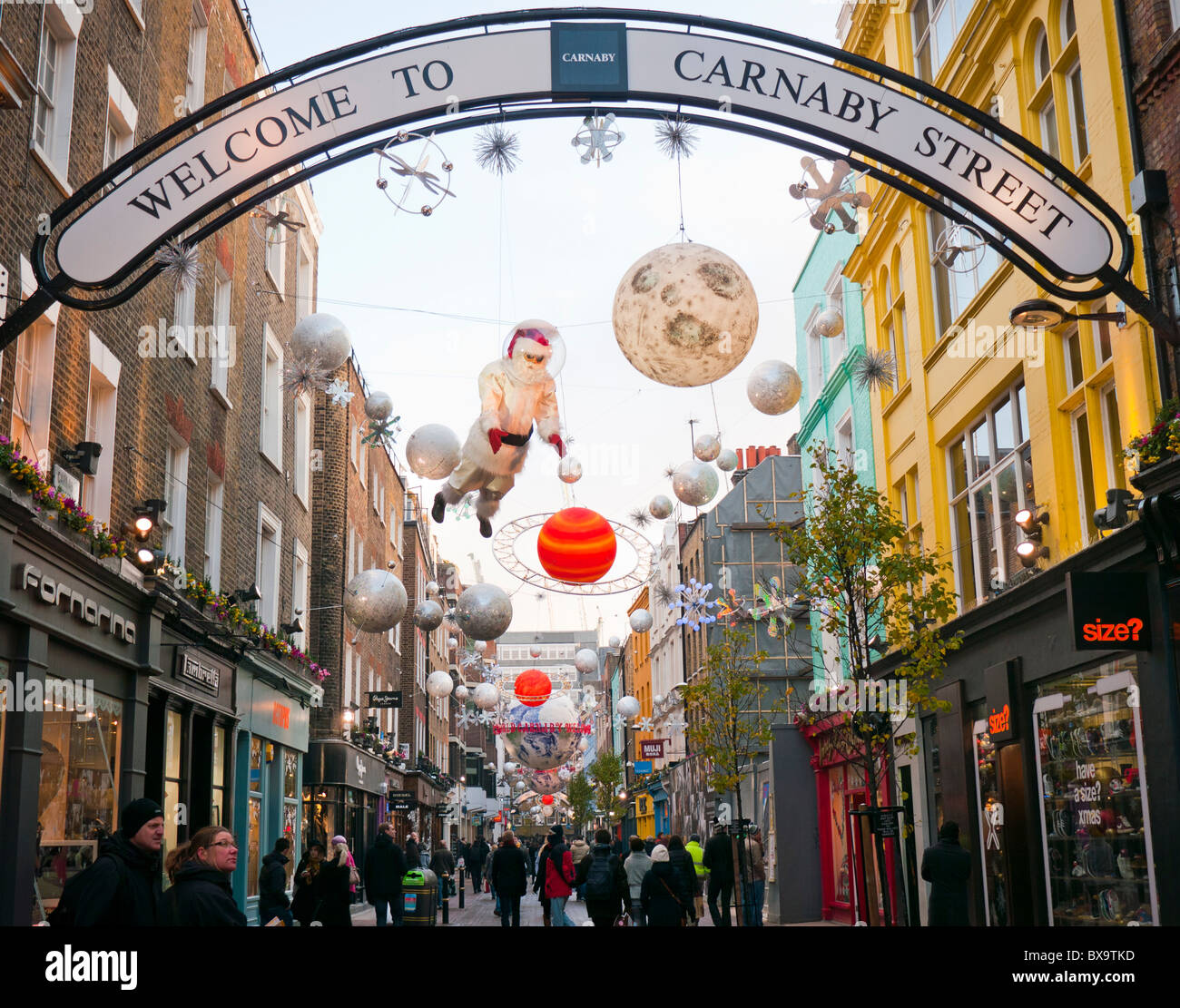 Décorations de Noël et des lumières à Carnaby Street dans le West End de Londres en Grande-Bretagne Banque D'Images