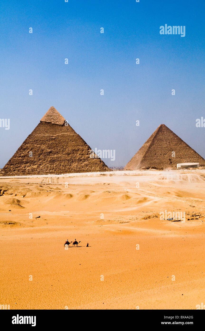 La pyramide de Chéops et la pyramide de Khéops à Gizeh Photo Stock - Alamy