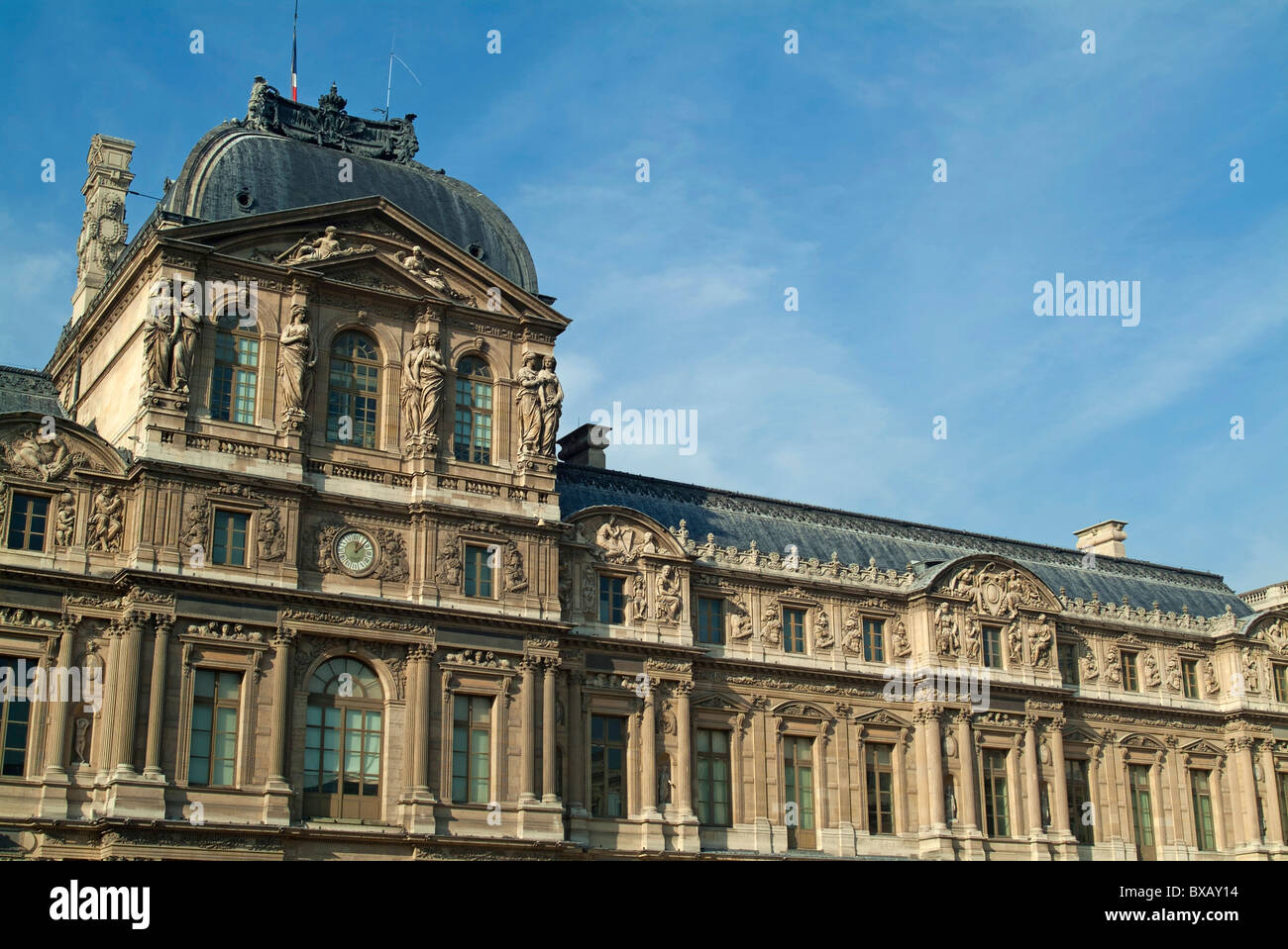 Façade du Pavillon de la Uno, une entrée au Musée du Louvre, Paris, France. Banque D'Images