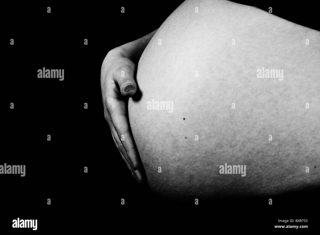 Le ventre d'une femme enceinte à 38 semaines Banque D'Images