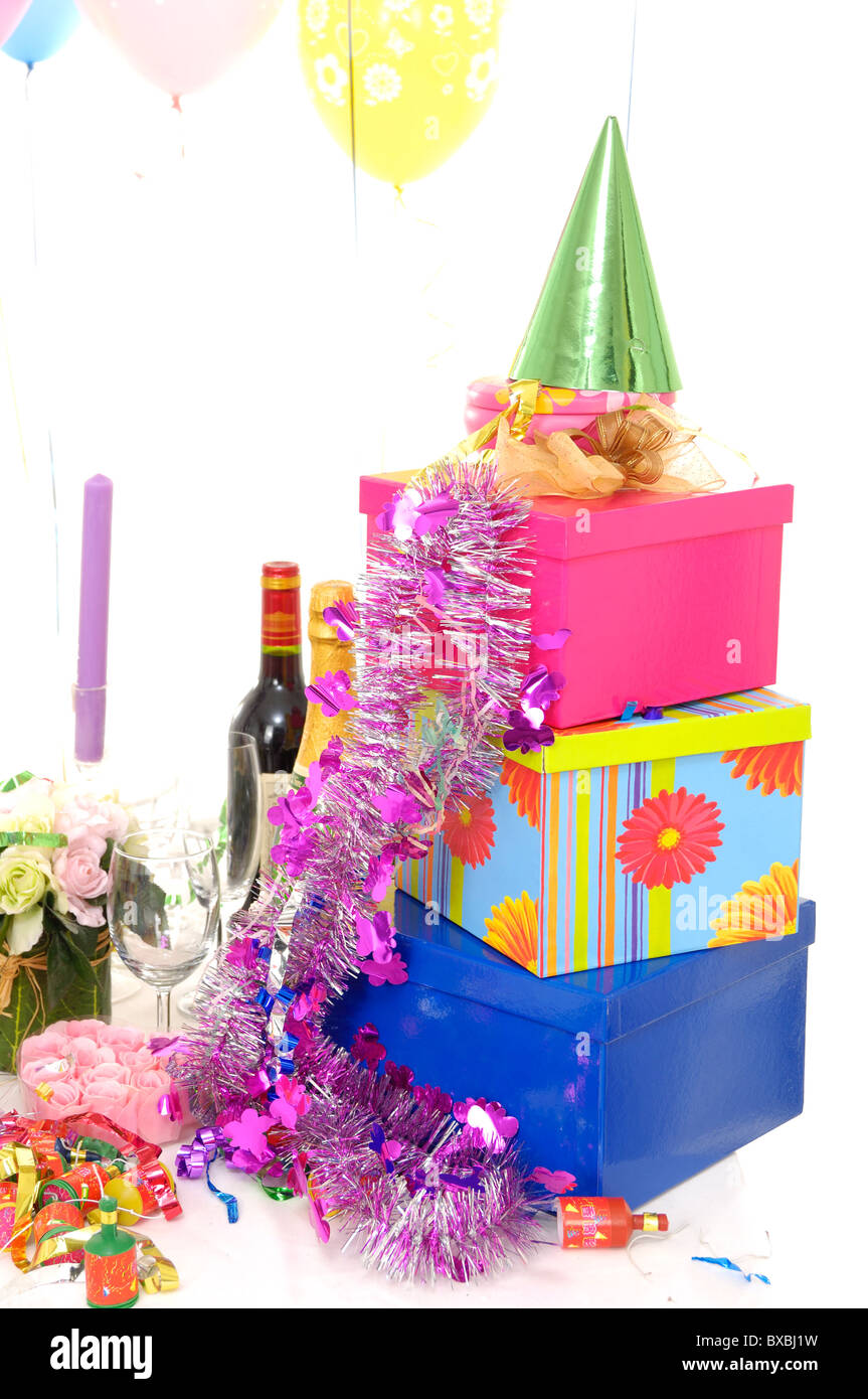 Pile de cadeaux dans une fête Banque D'Images Pile de cadeaux dans une fête Banque D'Images
