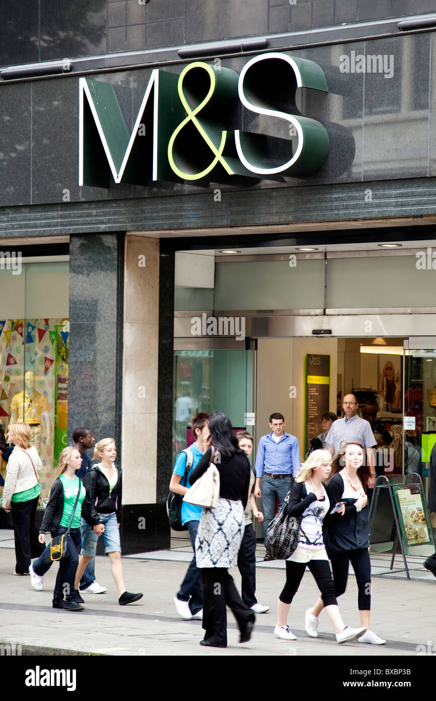 Magasin de l'entreprise de détail Marks and Spencer sur Oxford Street à Londres, Angleterre, Royaume-Uni, Europe Banque D'Images