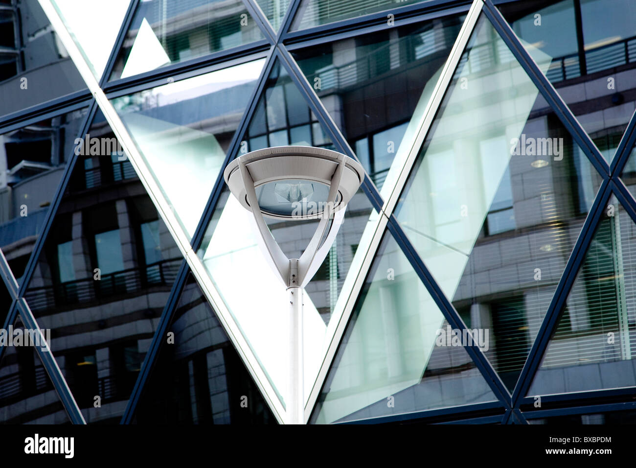 Siège de l'assurance Swiss-Re, Swiss Re Building, la tour Swiss Re à Londres, Angleterre, Royaume-Uni, Europe Banque D'Images
