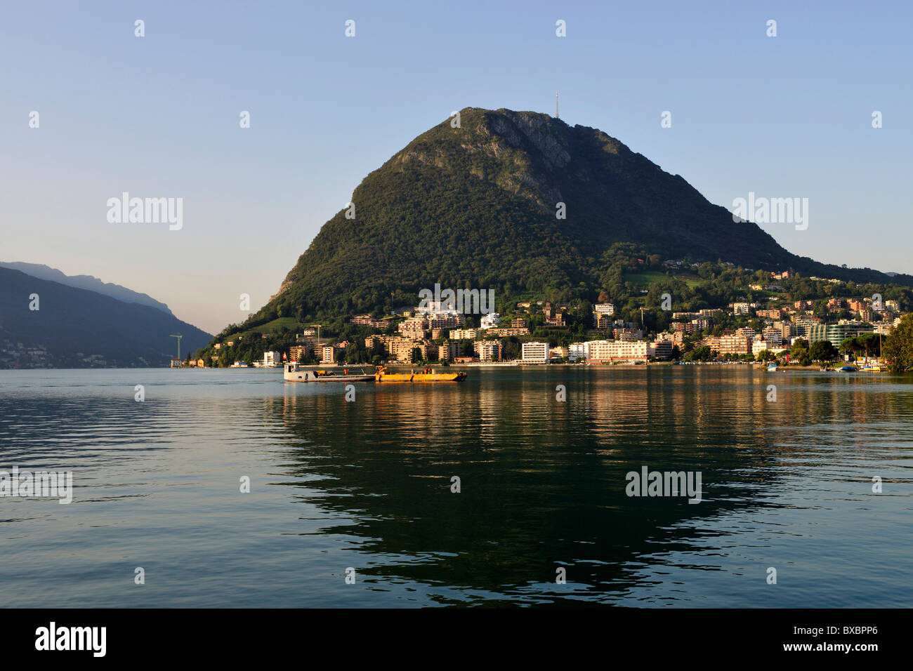 Lugano avec San Salvatore sur la Montagne Lac de Lugano, le lac de Lugano, dans le Canton du Tessin, Suisse, Europe Banque D'Images