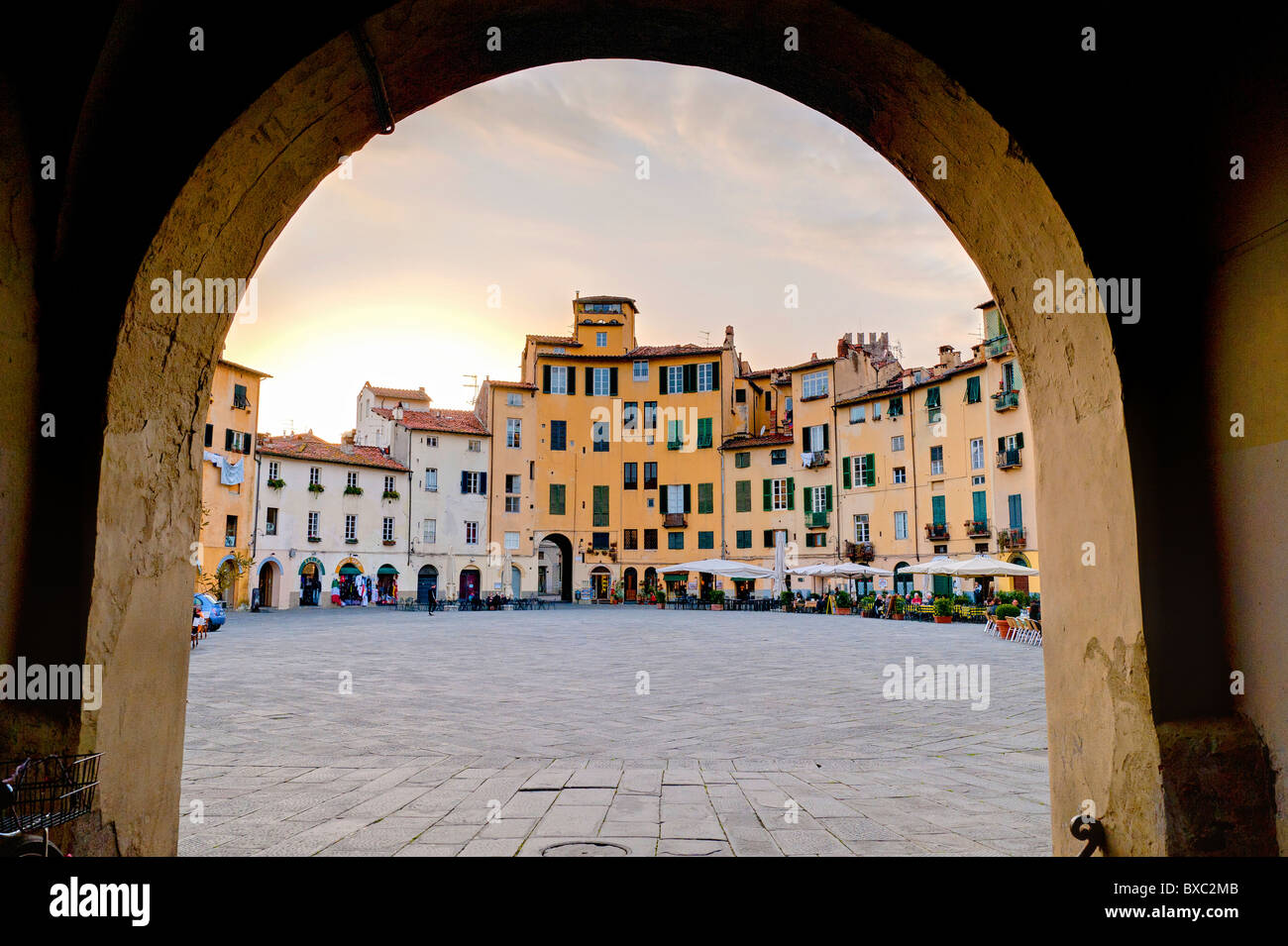 Piazza Anfiteatro Lucca Italie Banque D'Images