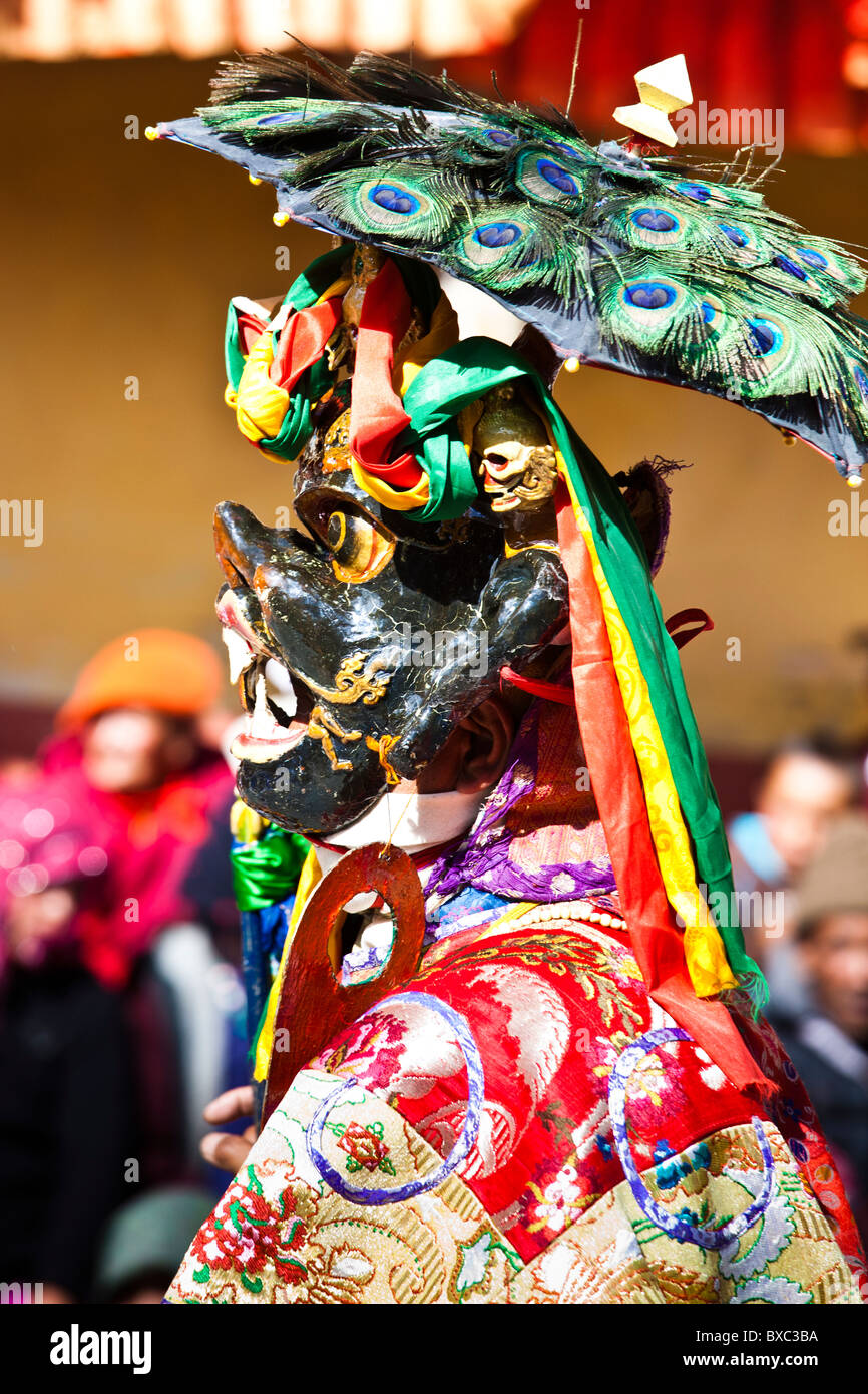 Masque ses danseurs, bouddhiste Mahakala comme d'effectuer pendant la festival Gustor Thiksey au Ladakh. Banque D'Images