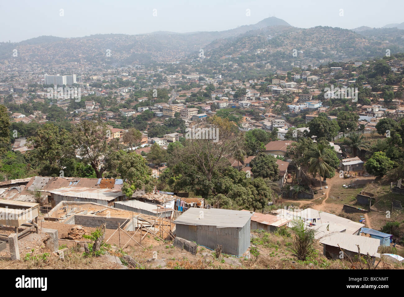 Vue panoramique sur Freetown, Sierra Leone, Afrique de l'Ouest. Banque D'Images