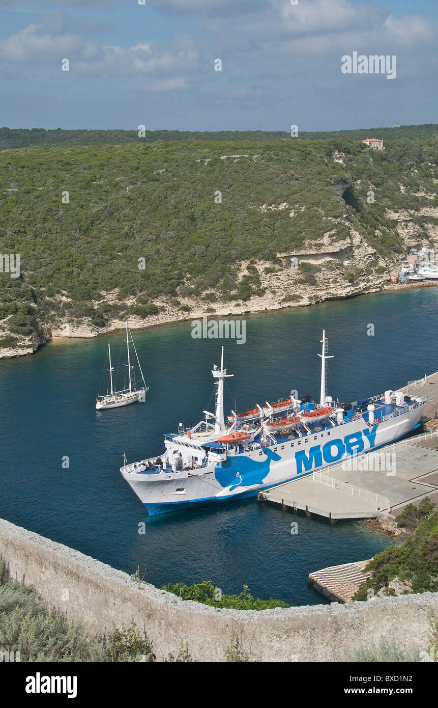Ferry pour l'île de la Sardaigne, Bonifacio, Corse, France Banque D'Images