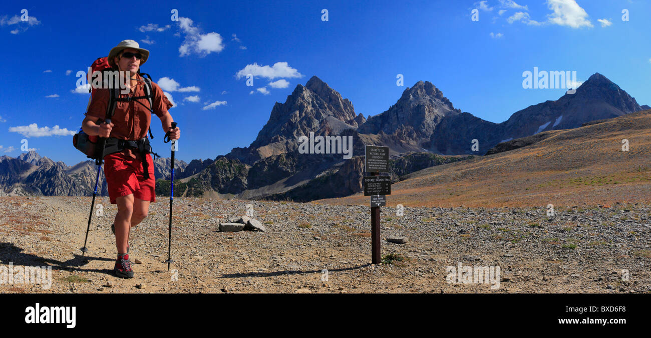 Randonneur Solo à Grand Teton National Park sentier passant sign Banque D'Images