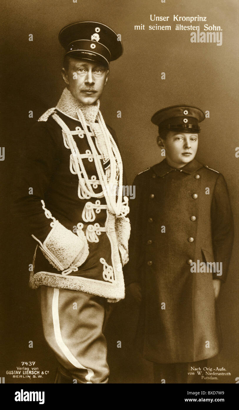 William, 6.5.1882 - 20.7.1951, prince héritier allemand 15.6.1888 - 9.11.1918, avec son fils prince Wilhelm, carte postale, W. Niederastrith, Postdam, vers 1910, Banque D'Images
