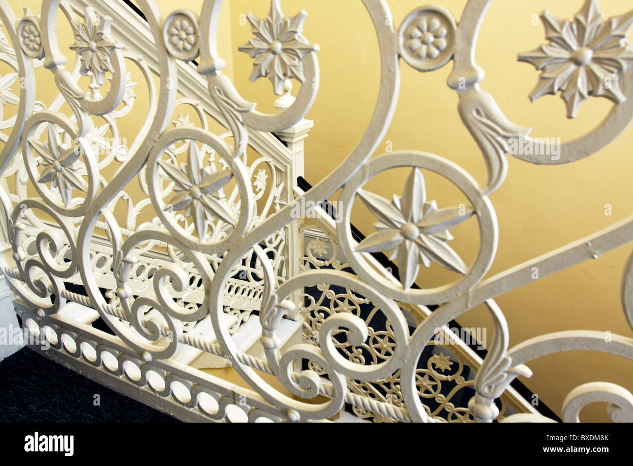 Balustre décoratif en fonte sur stairway Banque D'Images