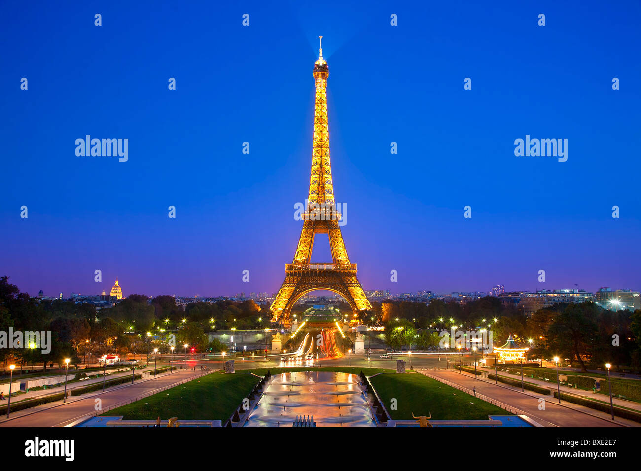 Paris, Tour Eiffel de nuit Banque D'Images