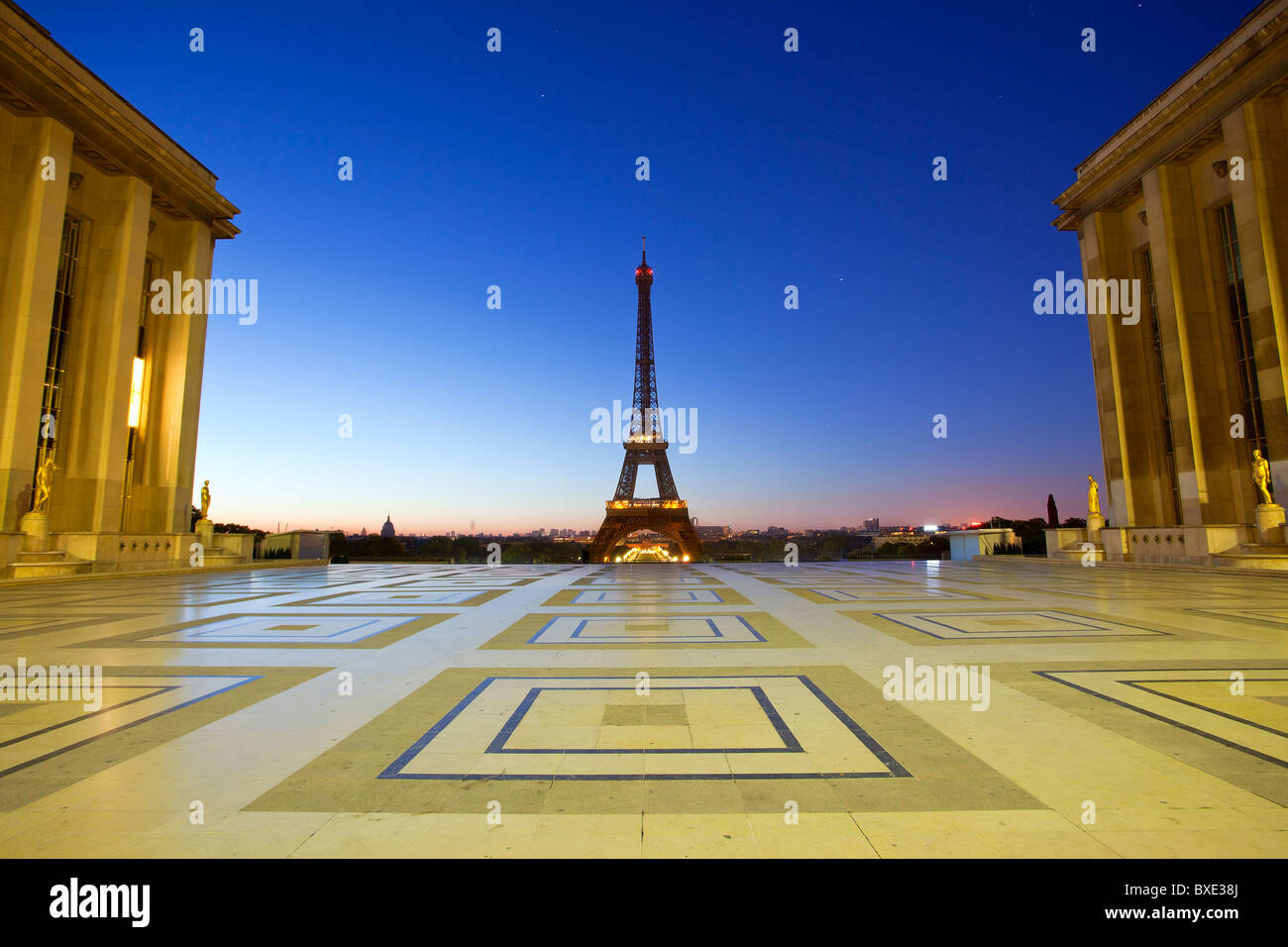 Europe, France, Paris (75), l'esplanade du Trocadéro et de la Tour Eiffel Banque D'Images