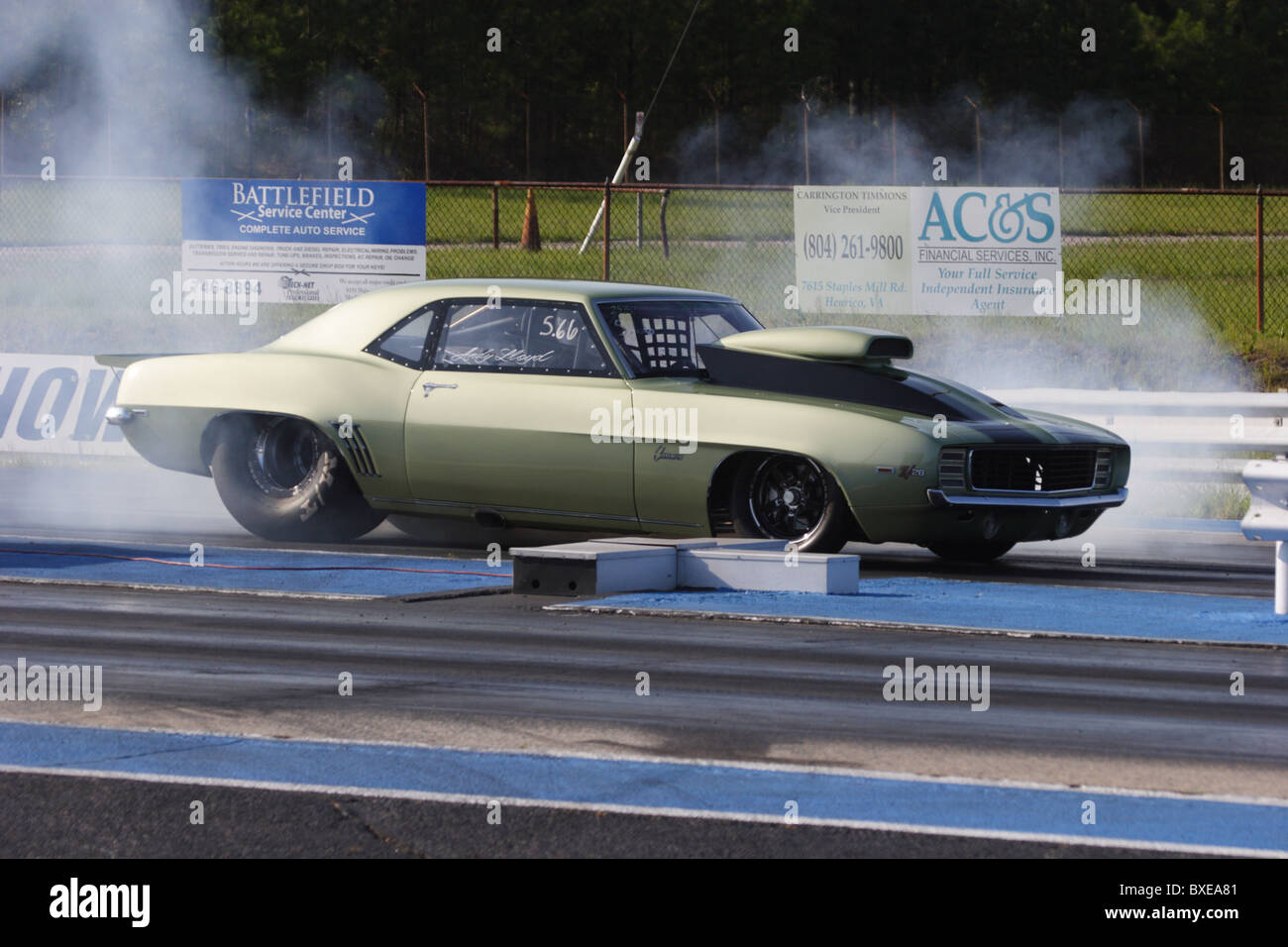 Lancement de voiture de course à Richmond en Virginie, Sandston Dragway. Banque D'Images