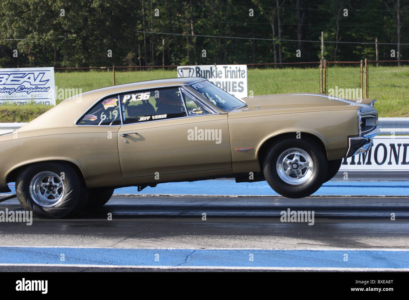 Lancement de voiture de course à Richmond en Virginie, Sandston Dragway. Banque D'Images