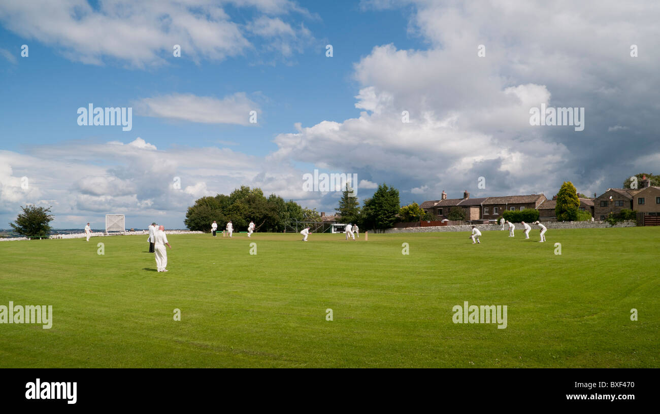 Clayton Cricket Club Greetland v dans la ligue de cricket de Halifax Banque D'Images