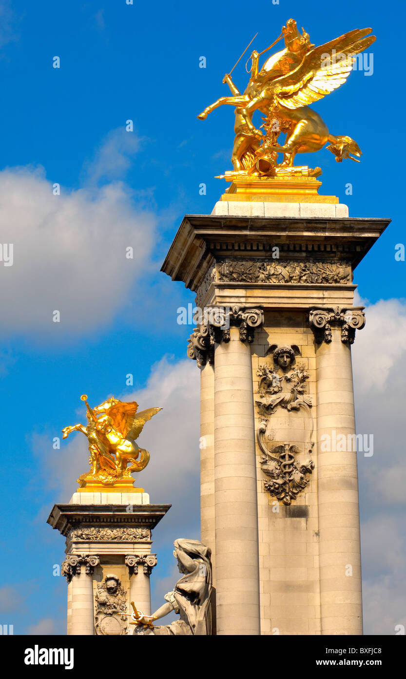 Paris - France - Pont Alexadre 111 - Colonne Banque D'Images