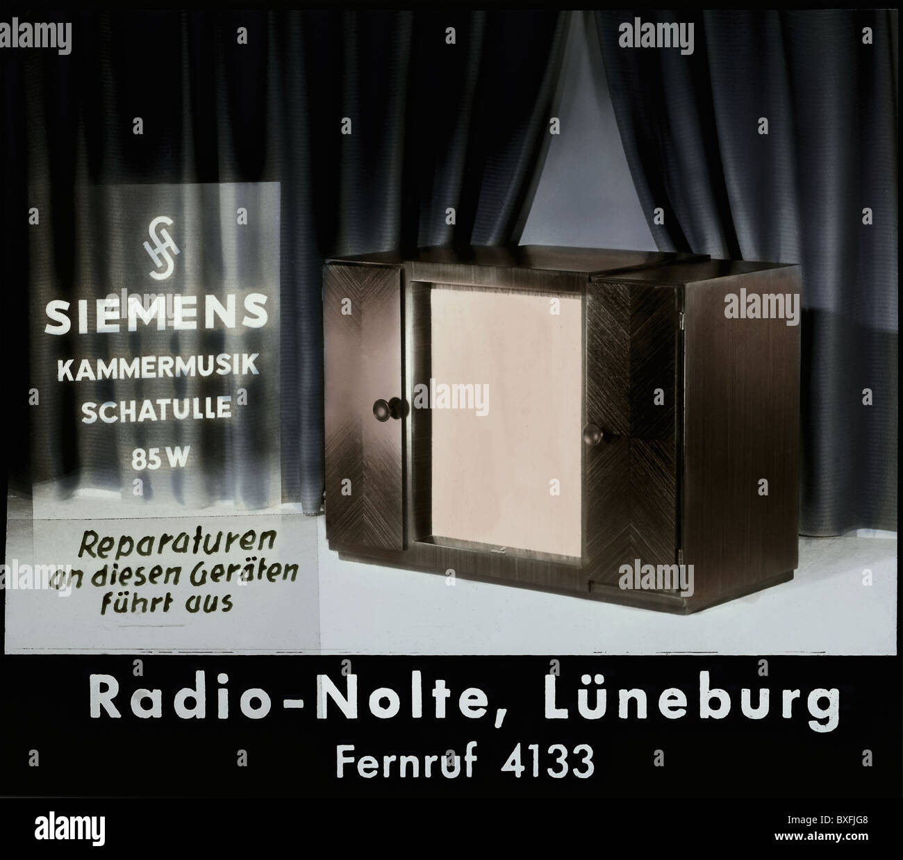 radio, communications, postes de radio de Siemens, Kammermusik, Schatulle, 85W, boîtier en bois, Lueneburg, 1947, droits additionnels-Clearences-non disponible Banque D'Images