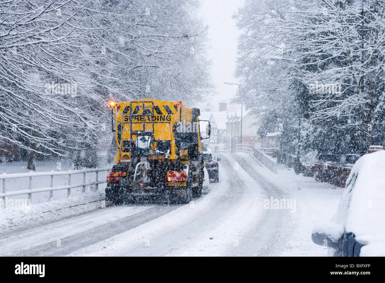 Compensation de chasse-neige road, Surrey, UK Banque D'Images