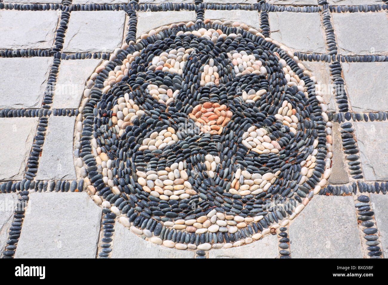 Décoration sur Cobblestone street dans le mont Athos Banque D'Images