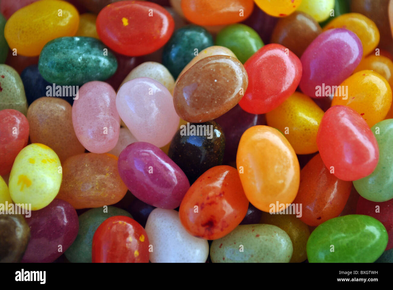 Close up de certains bonbons haricots colorés Banque D'Images