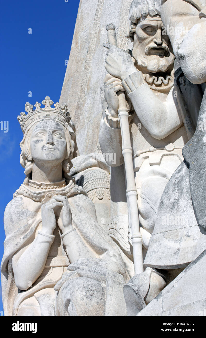 La Reine Philippa de Lancastre et Fernao Mendes Pinto. Monument des Découvertes, Belém, Lisbonne, Portugal Banque D'Images