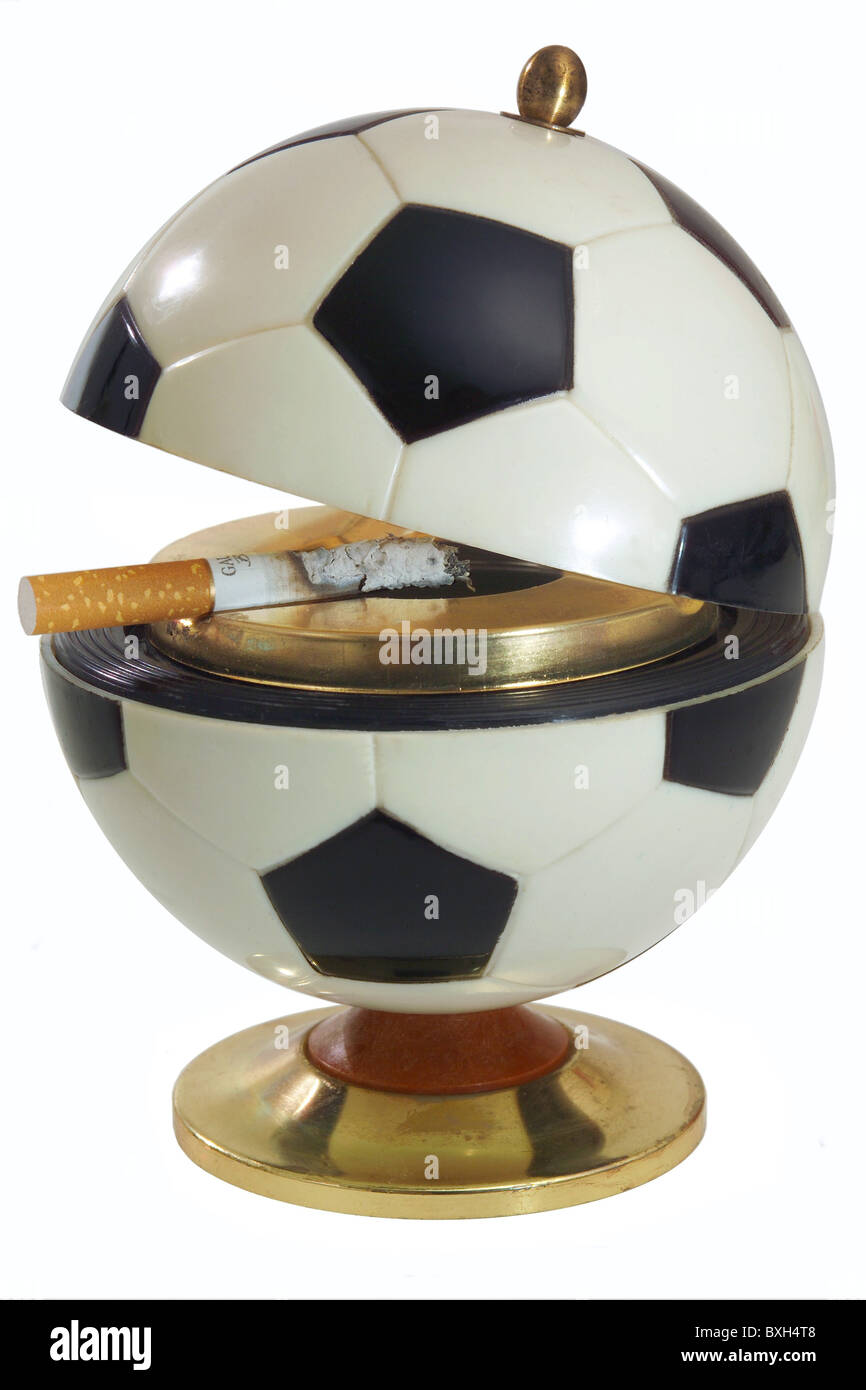 Sports, football / football, giveaway, balle en plastique, forme de cendrier, Allemagne, vers 1968, droits additionnels-Clearences-non disponible Banque D'Images