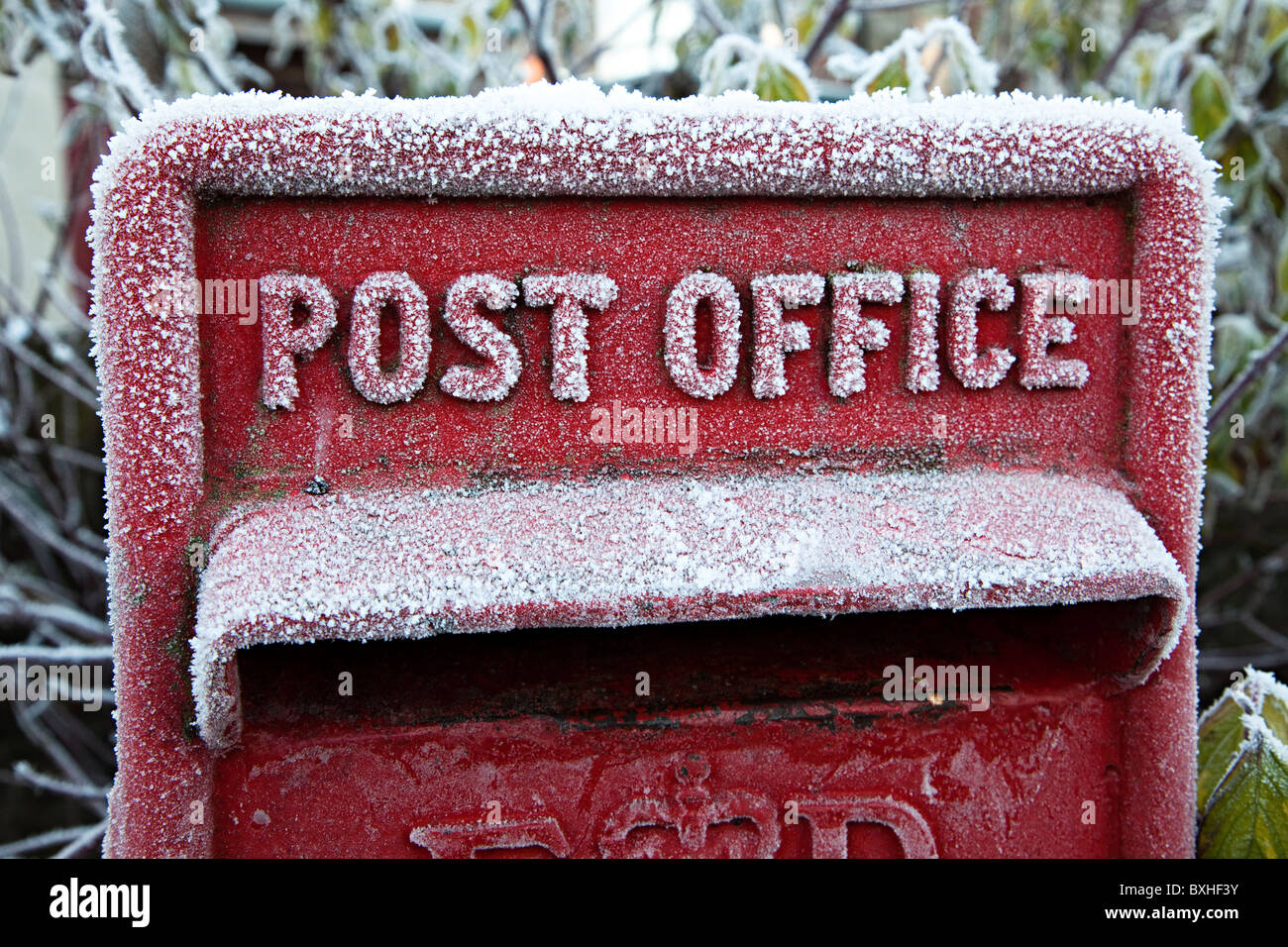 Givre sur la boîte aux lettres du bureau de poste de Galles UK Banque D'Images