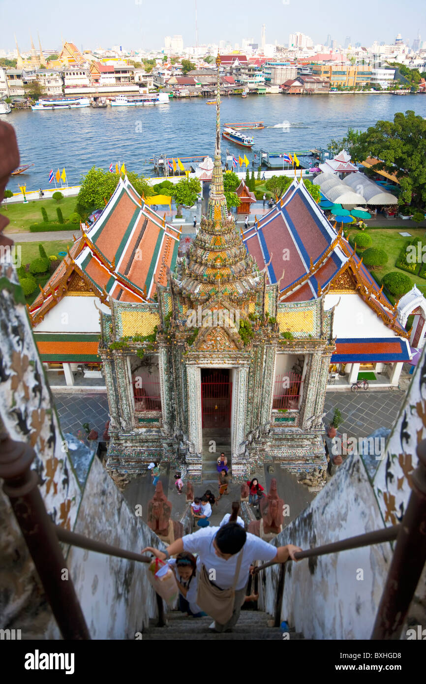 Temple de l'aube (Wat Arun) et vue sur la rivière Chao Phraya, Bangkok, Thaïlande Banque D'Images
