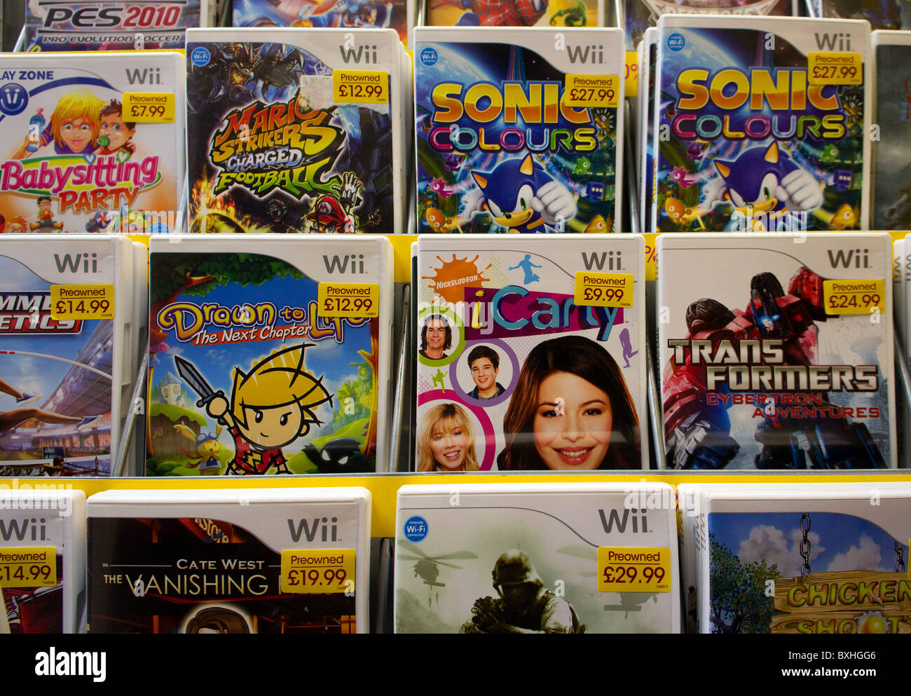 Jeux Wii à vendre dans un magasin de jeux, UK Photo Stock - Alamy