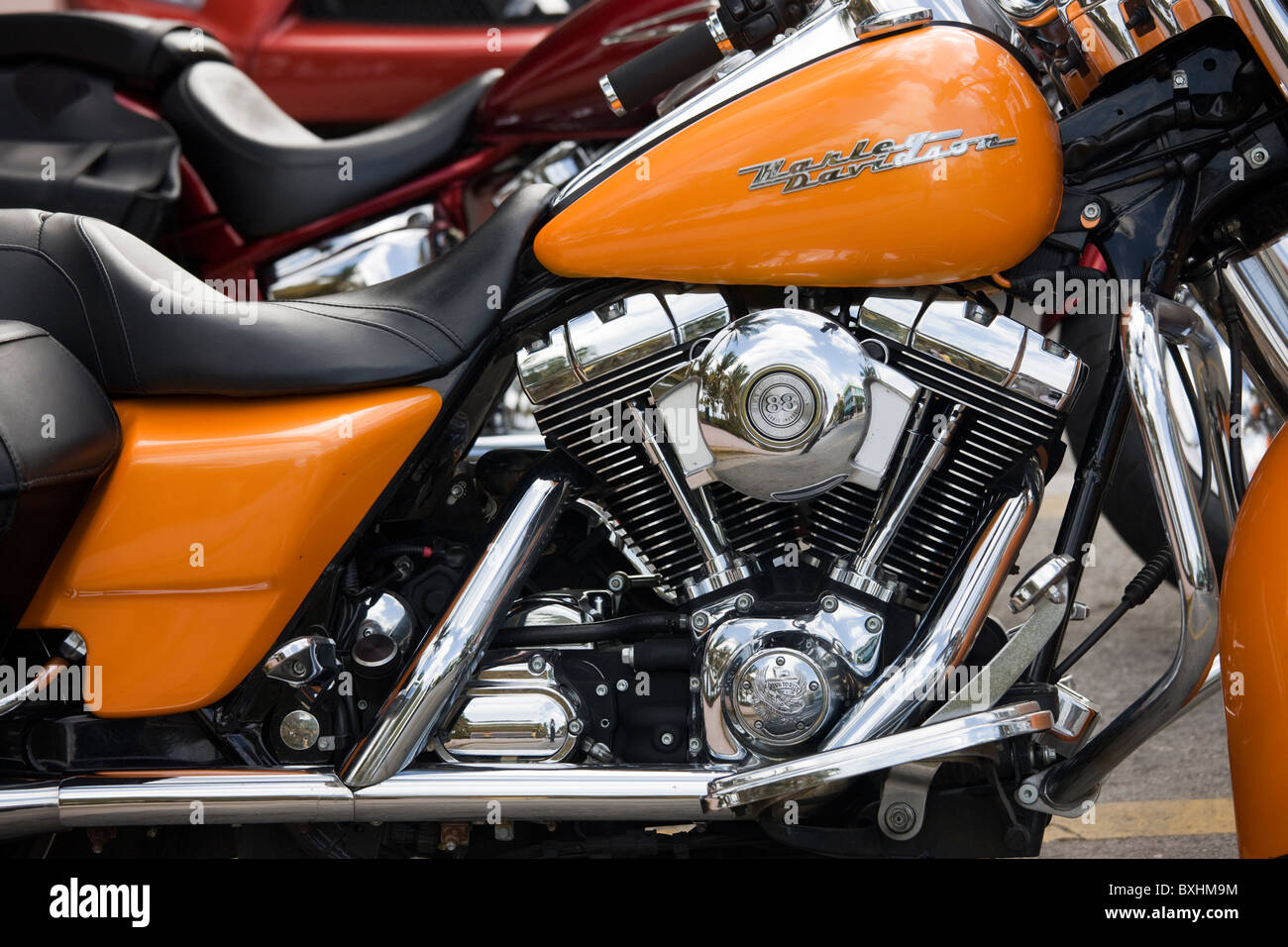 Moto Harley Davidson Road King avec 88 pouces cubes moteur twin cam, South  Beach, Miami, Floride Photo Stock - Alamy