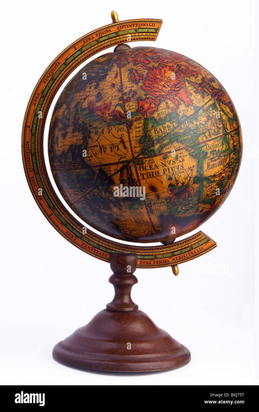Cartographie, globes, globe, reproduction d'une carte du monde ancien du XVIe siècle, Allemagne, années 1930, historique, historique, XXe siècle, années 30, globe, World ball, globes, balles du monde, terre, planète, carte du monde, cartes, Terra incognita, États-Unis, continents, continent, antiquité, antiquités, Clearités, décoratif, clipping, découpe, objet, science, découpe, droits supplémentaires-non disponibles Banque D'Images