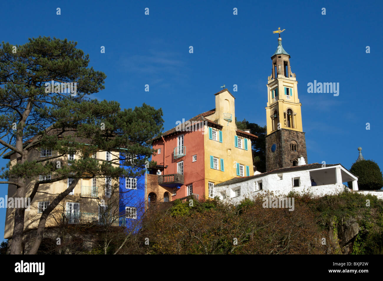 Tour de l'horloge et Villas Portmeirion Gwynedd, au nord du Pays de Galles UK Banque D'Images