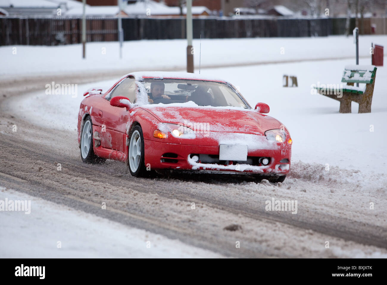 Sports voiture conduite dans des conditions hivernales, l'Ecosse Banque D'Images