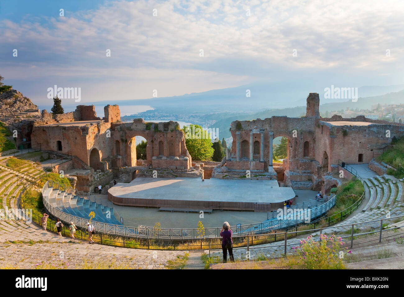 Le théâtre grec, Taormina, Sicile, Italie Banque D'Images