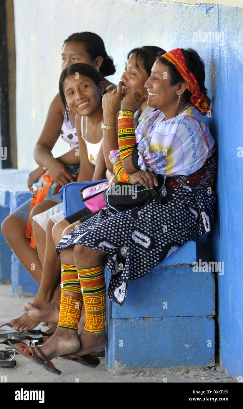 L'école en kuna Playon Chico dans les îles San Blas Panama Banque D'Images