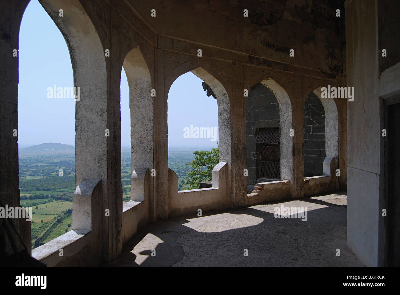 Baradari (palais,) , Fort Daulatabad, Aurangabad, Maharashtra, Inde. La Baradari, de forme octogonale. Banque D'Images
