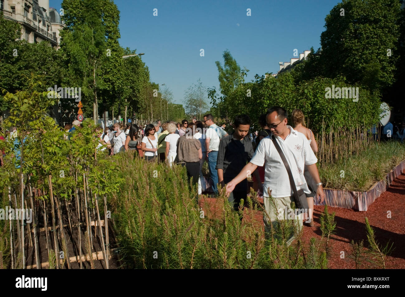 Paris, France, les adultes Visites de jardins Festival, Champs-Ely-voit l'événement de l'Agriculteur Banque D'Images