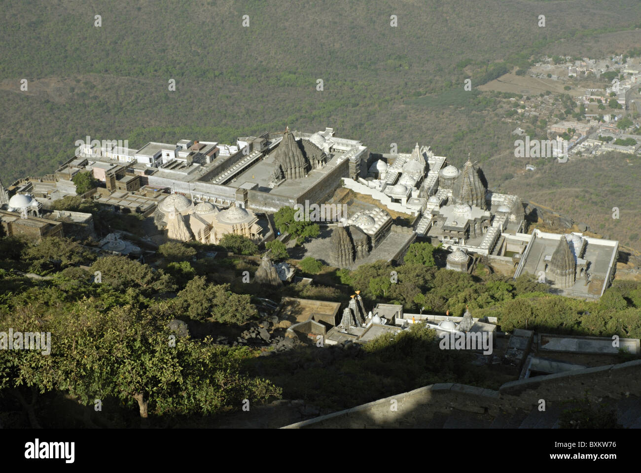 Vue d'ensemble de temples de montagne Girnar, Gujarat. Banque D'Images