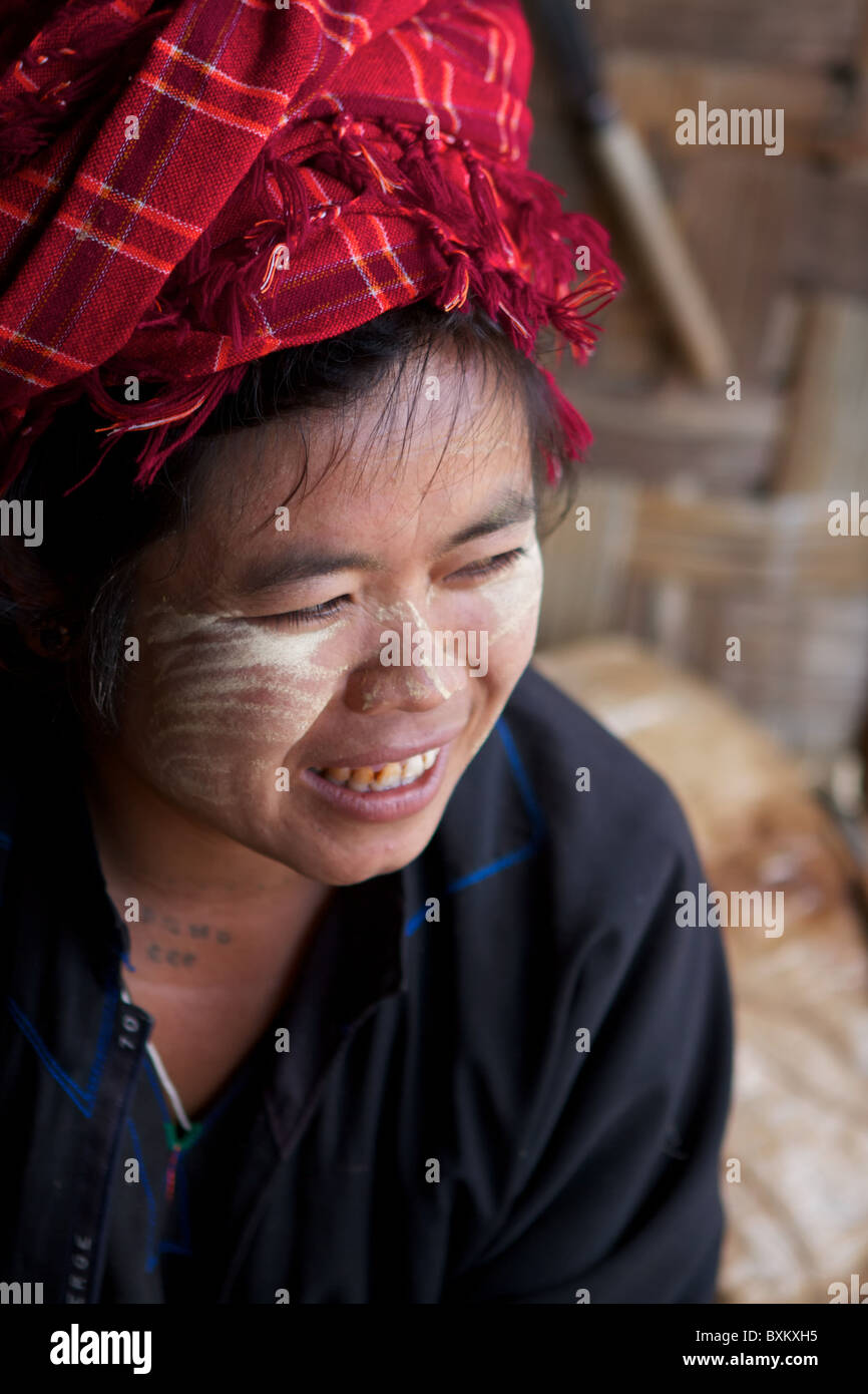 Femme birmane tribal Banque D'Images