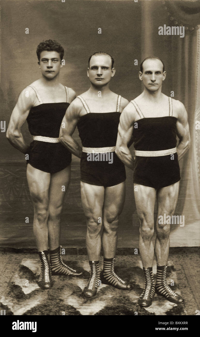 Cirque, acrobates, trois artistes, Allemagne, vers 1913, droits additionnels-Clearences-non disponible Banque D'Images