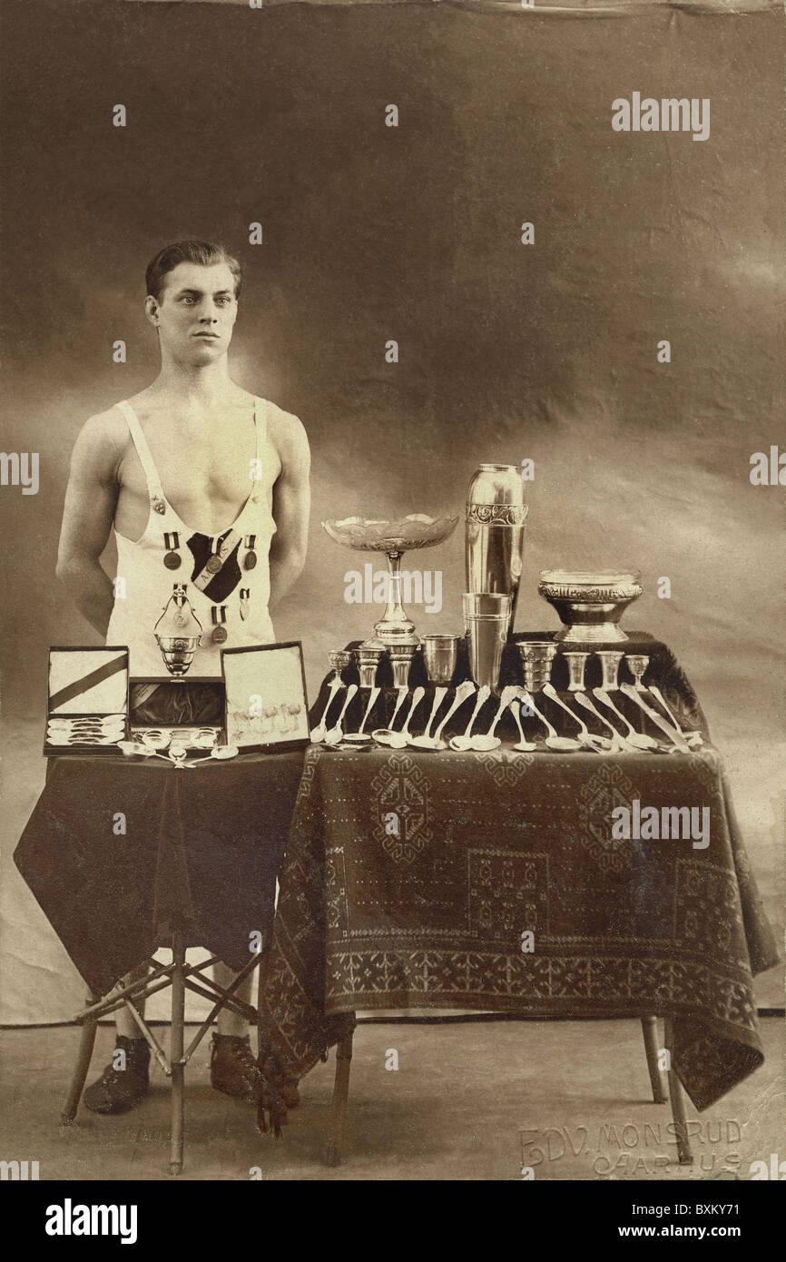 Sports, lutte, lutte avec ses pots et trophées, Aarhus, Danemark, 1923, droits additionnels-Clearences-non disponible Banque D'Images