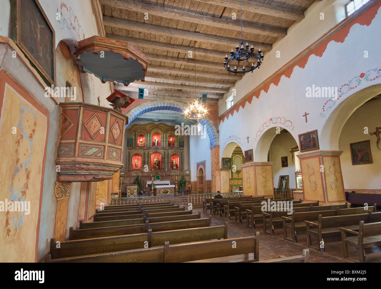 Intérieur de l'Église à la mission de San Juan Bautista, California, USA Banque D'Images