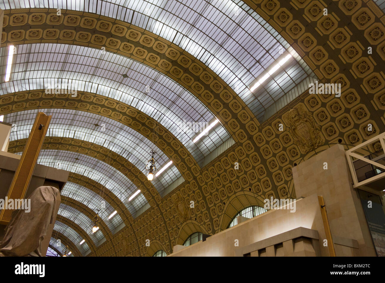 Toit du hall principal, Musée d'Orsay, Paris, France Banque D'Images