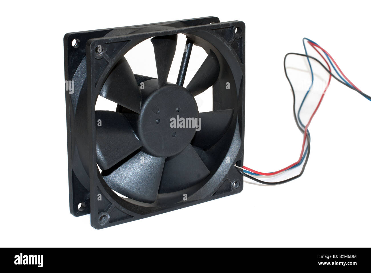 Ventilateur électrique de refroidissement d'ordinateur pc d'arrière-plan matériel un ventilateur cool air température processeur technologie thermique isolé Banque D'Images