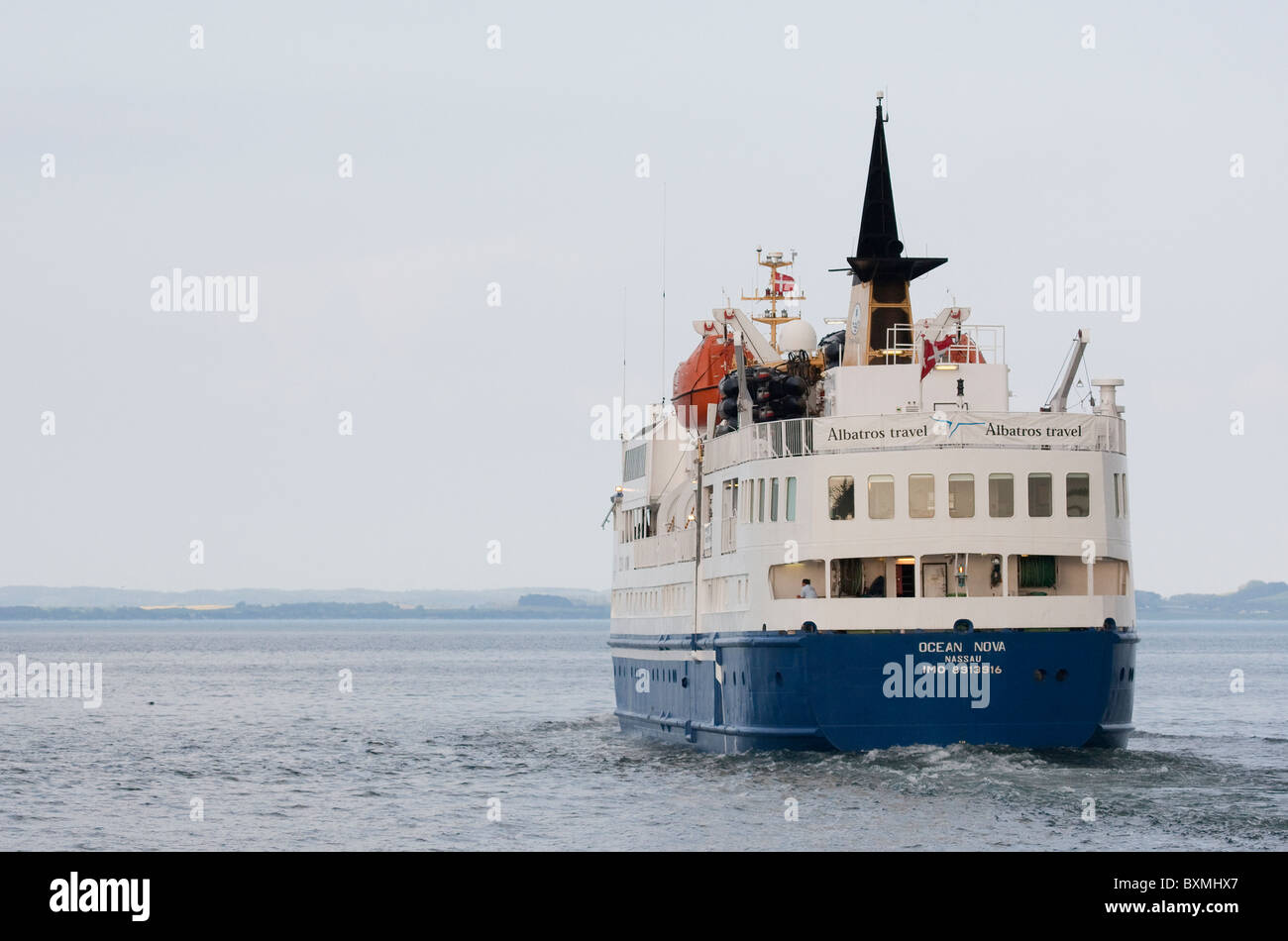 La petite expédition navire de croisière M/V Ocean Nova Banque D'Images