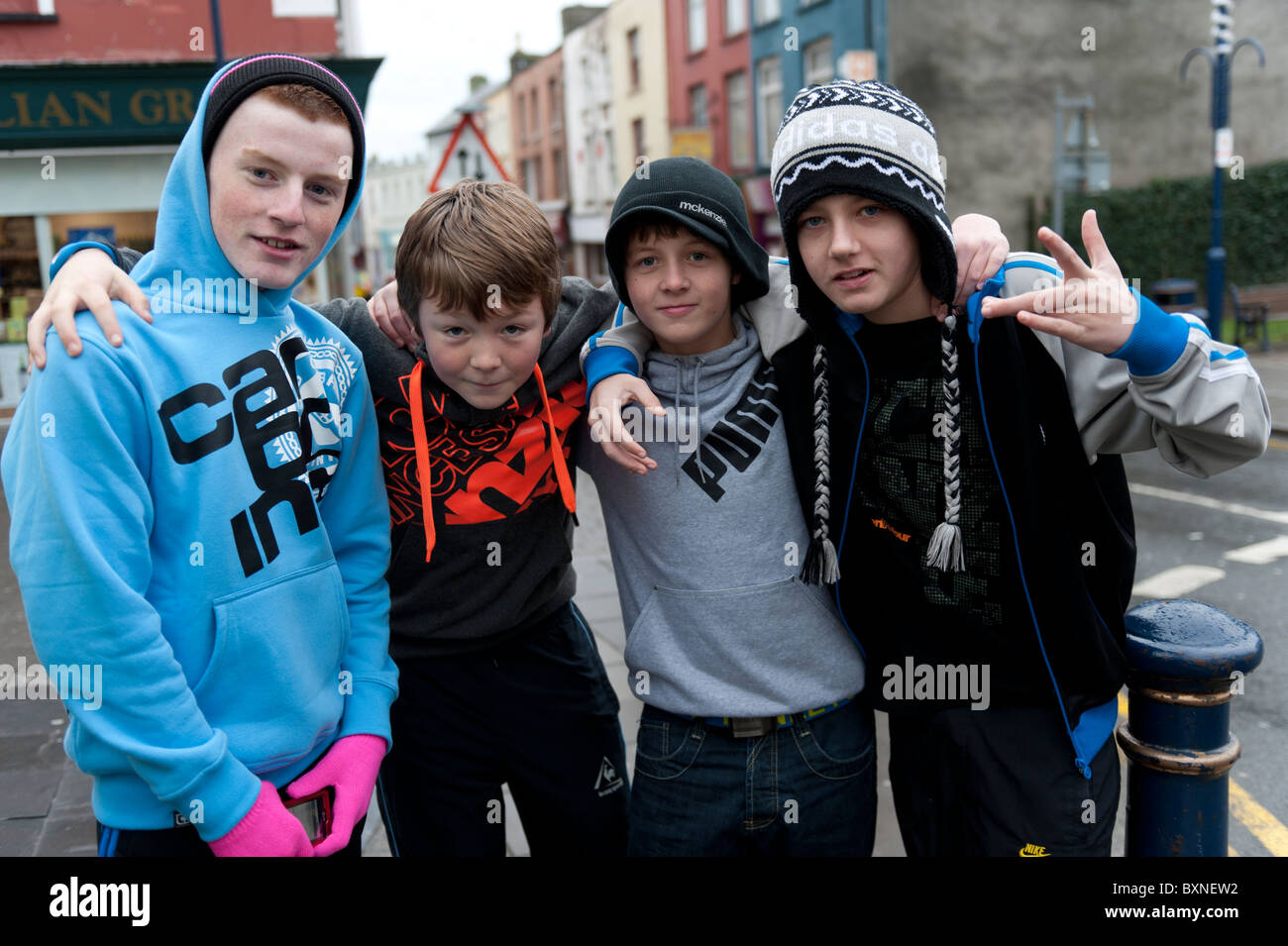 4 Quatre adolescents, UK Banque D'Images