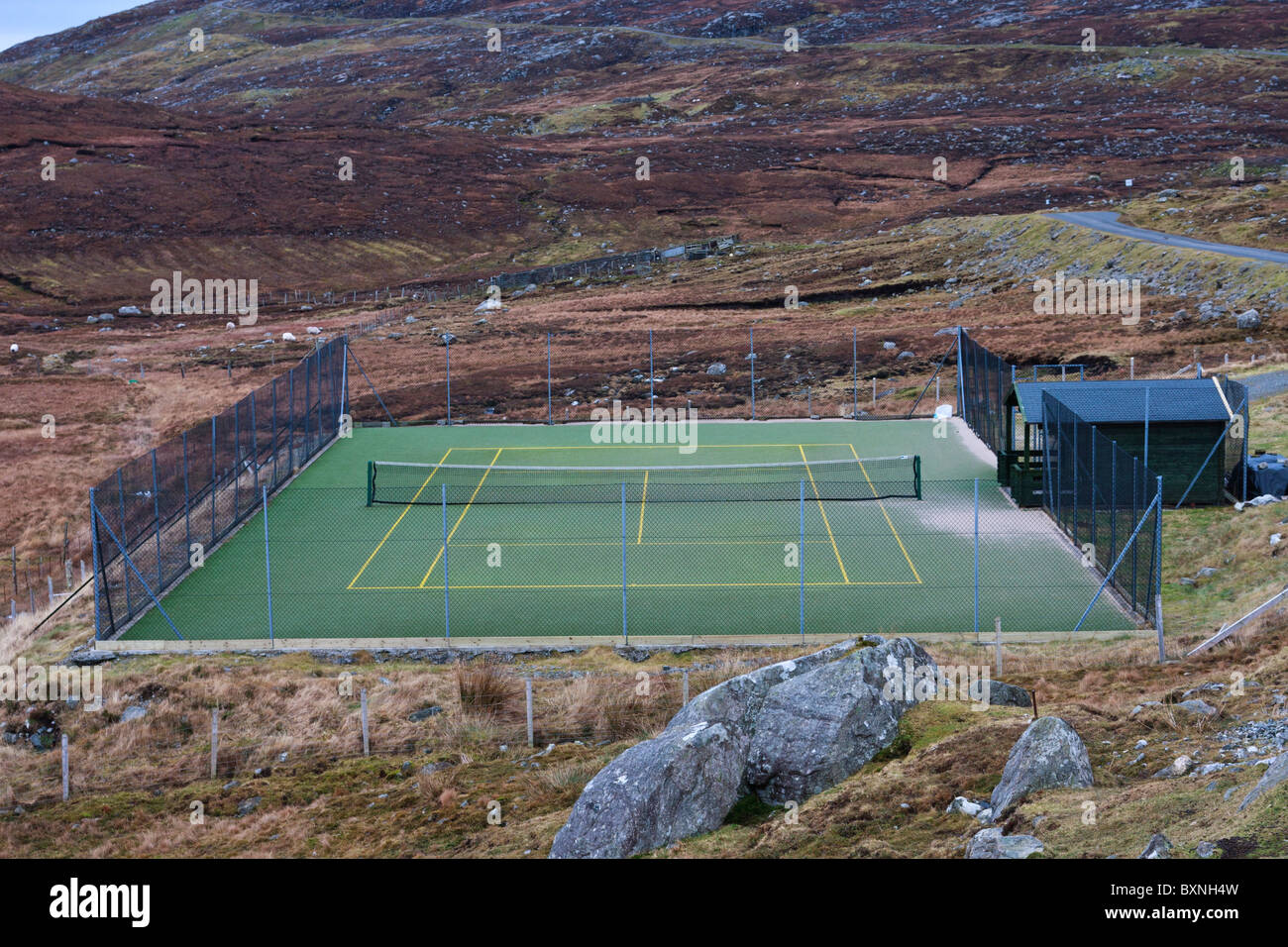 Le seul court de tennis sur l'île de Harris, en Écosse Photo Stock - Alamy