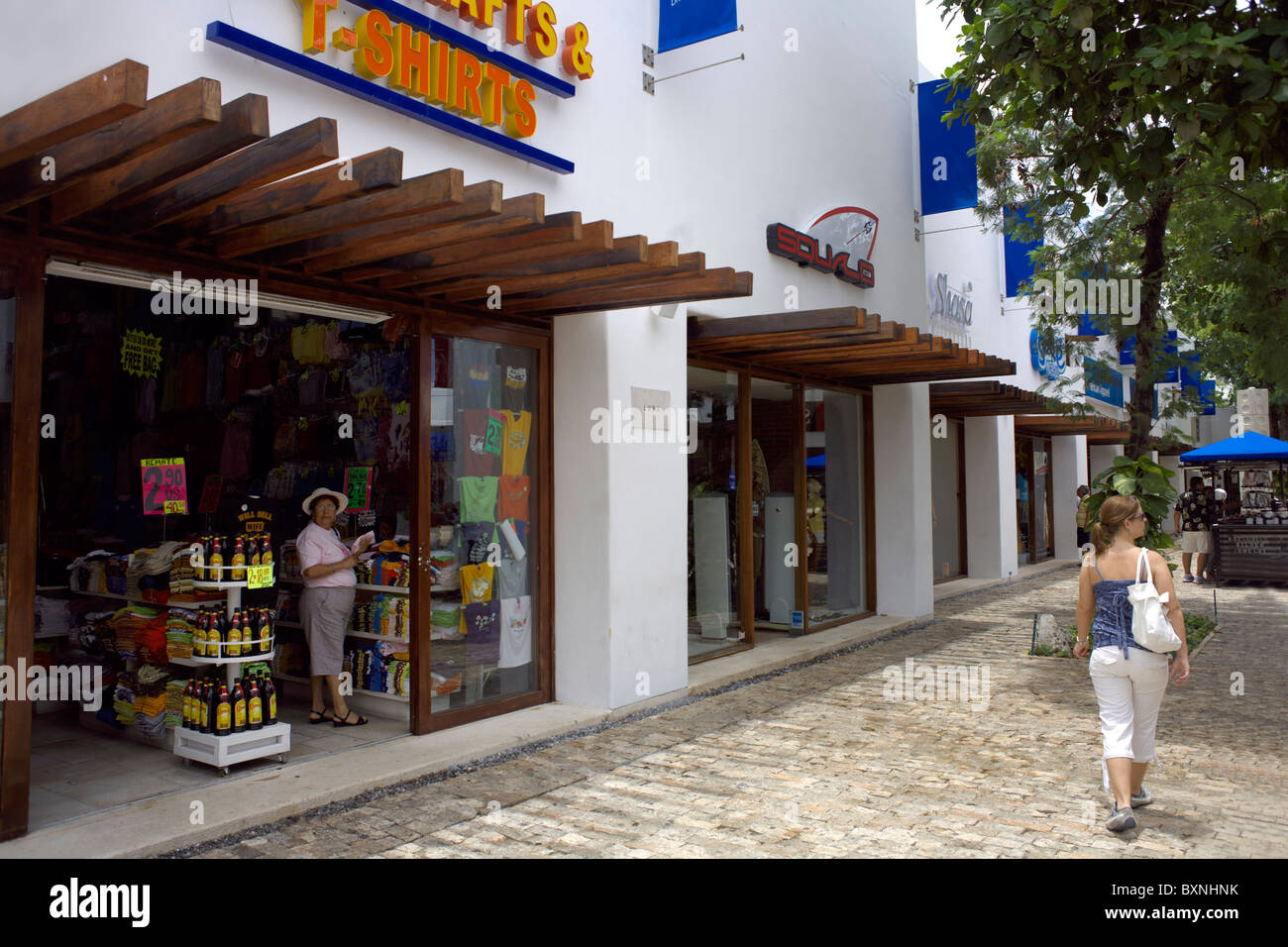 Scène de rue, Player del Carmen, Quintana Roo, Yucatán, Mexique, Yucatan, mexicains, mexicains, boutiques, magasins, les gens, Banque D'Images