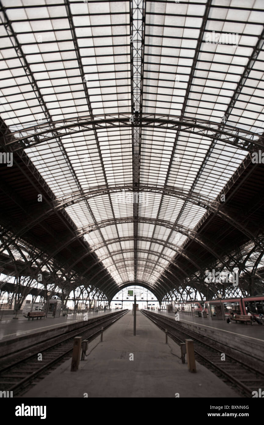 La gare de Hauptbahnhof et centre commercial à Leipzig, Saxe, Allemagne, Europe Banque D'Images